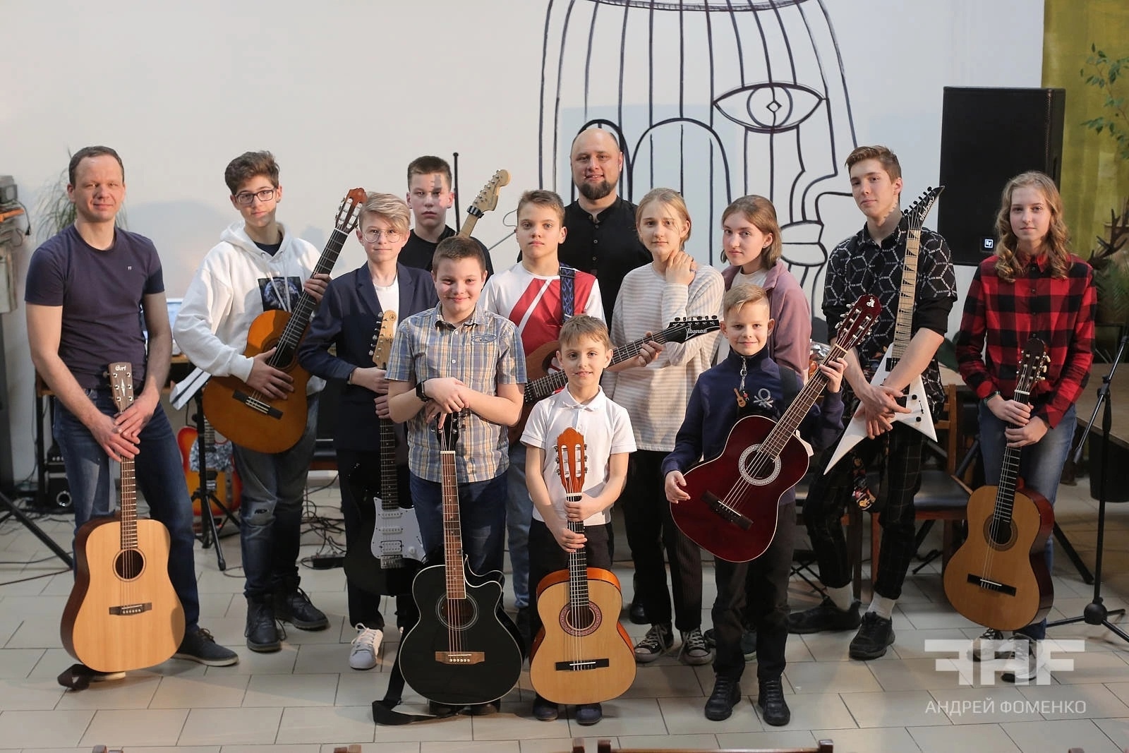 В жилом районе Гармония открывается студия обучения игре на гитаре Павла Должикова
