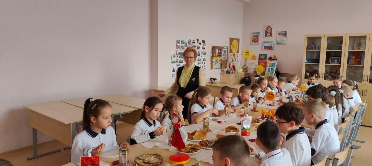 МБОУ СОШ № 23 Михайловск В 1 В классе прошло праздничное мероприятие, посвящённое открытию Масленичной недели