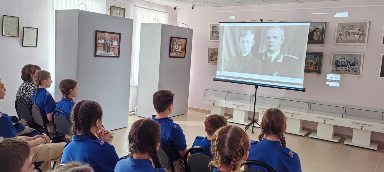Музейный урок для юнармейцев Шпаковского округа с показом фильма «Михаил Козлов. Лошади – это судьба»
