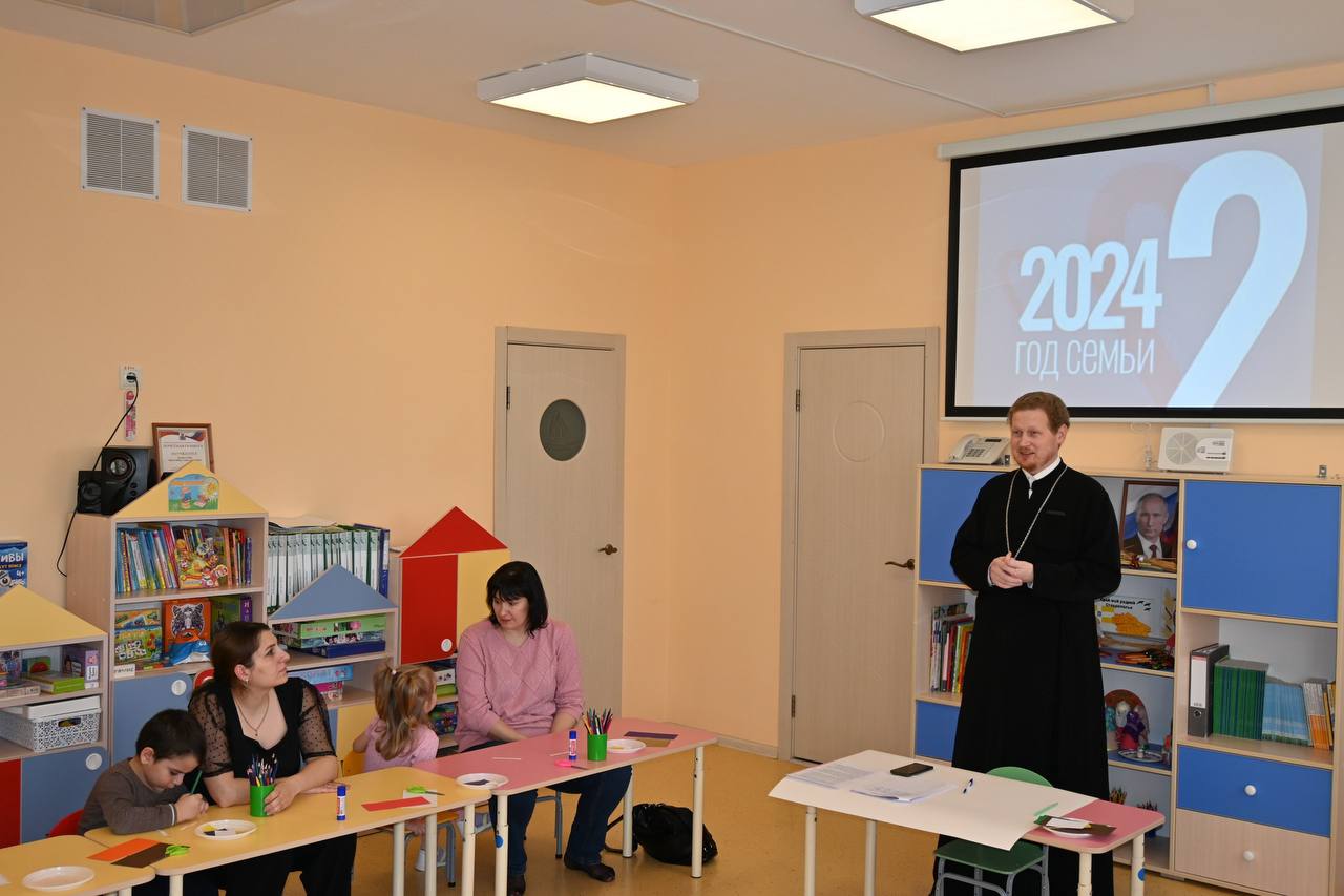 В детском саду №31 города Михайловска состоялась беседа о семейных ценностях в Православной традиции