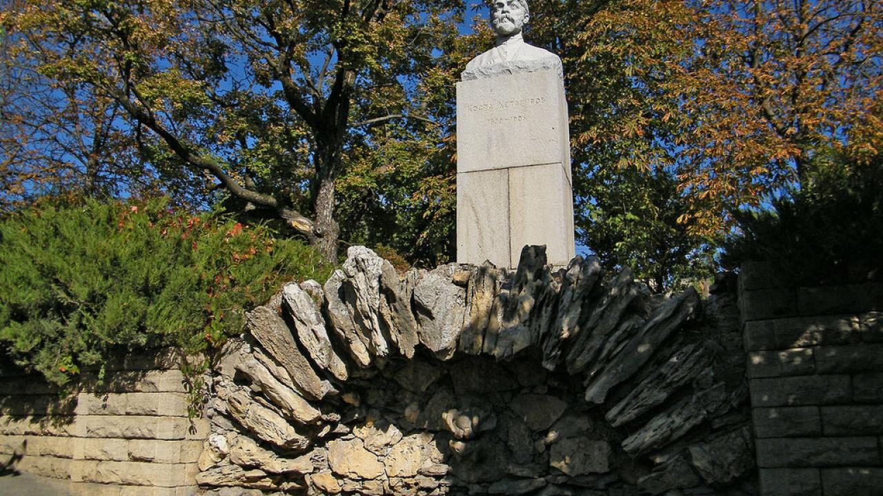 Памятник К. Хетагурову