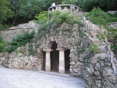Грот Дианы  Пятигорск, парк Цветник
