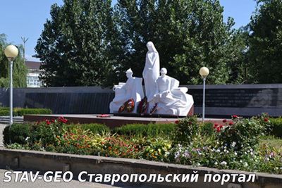 Братская могила воинов Советской Армии, красных партизан и мирных жителей, павших смертью храбрых в годы Гражданской и Великой Отечественной