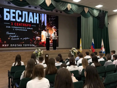 Линейка памяти в Михайловске: школа №25 почтила жертв Беслана