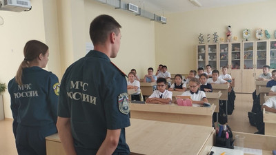 У младших кадетов состоялся важный урок по пожарной безопасности, проведенный сотрудниками МЧС