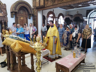 День семьи, любви и верности в Артемьевском храме, в жилом районе Гармония