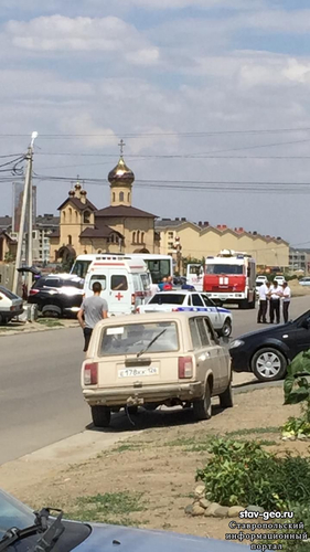 На перекрёстке в жилом районе Гармония около школы опять авария