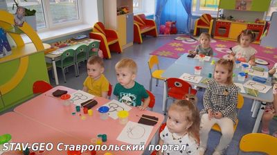 В нашем детском саду продолжаются увлекательные занятия по изобразительной деятельности