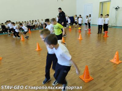 В МБОУ СОШ N20 прошел школьный спортивный праздник Весёлые старты