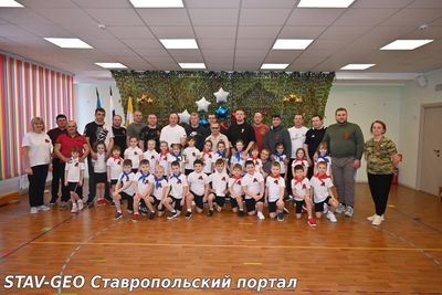 В подготовительной к школе группе N11 ''Затейники'' прошло весёлое спортивное мероприятие вместе с папами, посвящённые Дню защитника