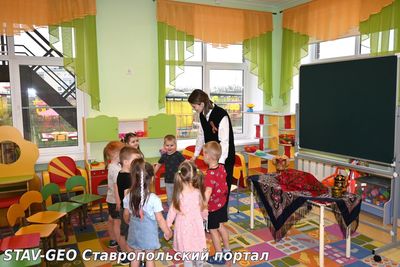 Вместе с педагогом узнали о происхождении знаменитой матрешки