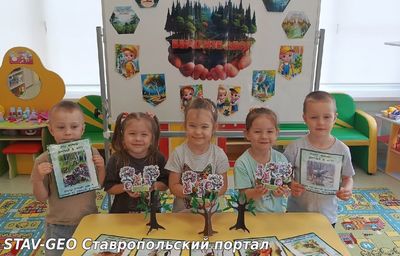 Ребята средних групп присоединились к подготовишкам и также дружно отметили День леса!