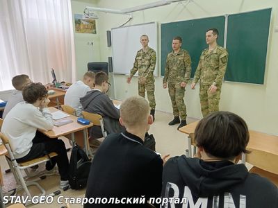 Встреча обучающихся 10 и 11 классов с военнослужащими 30 отряда специального назначения радиоэлектронной разведки