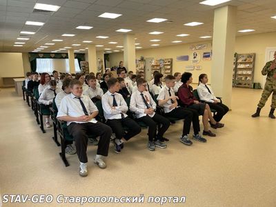«Разговоры о важном» провели сотрудники Росгвардии. Тема занятия «Тактическая медицина»
