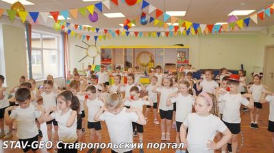 Наши ребята из 11 и 5 группы с энтузиазмом участвовали в различных играх, а улыбки не сходили с их лиц!