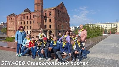 обучающиеся 6 класса “З“ МБОУ СОШ №20 отправились на экскурсию патриотической направленности 
