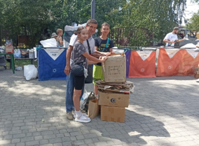 А вы знали, что сдавая всего 100 килограммов макулатуры, мы спасаем одно дерево!