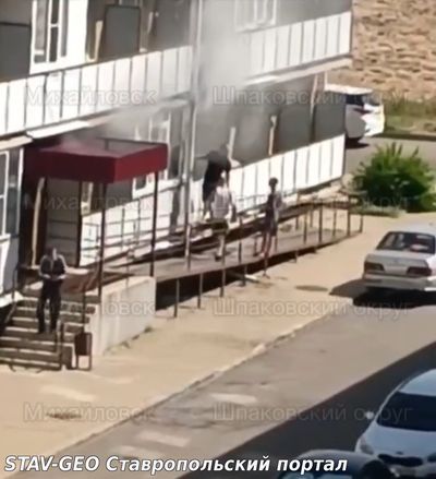 В жилом районе Гармония загорелась квартира