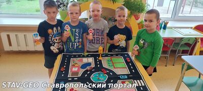 Школу светофорных наук