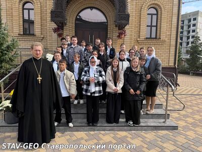 В храме святого великомученика Артемия Михайловского благочиния побывали гости – учащиеся школы №25 города Михайловска.