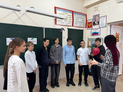 В МБОУ СОШ №20 в рамках социального проекта Могу Чувствовать для учеников 8 Г класса состоялся необычный психологический тренинг