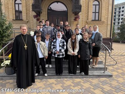 В храме святого великомученика Артемия Михайловского благочиния побывали гости – учащиеся школы №25