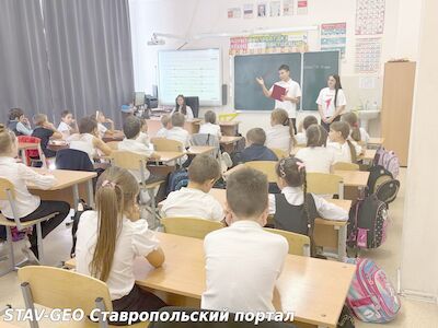 МБОУ СОШ N20 проведен книжный клуб На сказочных страницах книг