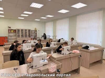 МБОУ СОШ №25 Девочки из 5 А класса под руководством учителя технологии Пальчиковой Анастасии Михайловны сшили замечательные прихватки