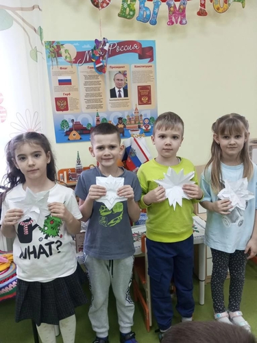 Детский сад №34 Занятие по аппликации 