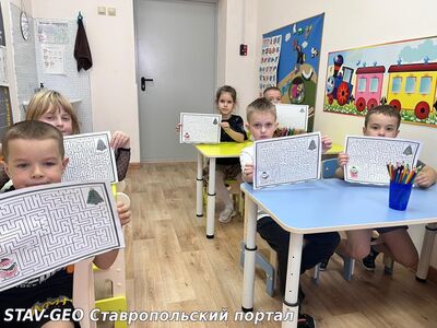 Детский сад №34 На занятиях в подготовительных группах №7 и №5 воспитанники очень любят проходить увлекательные лабиринты.