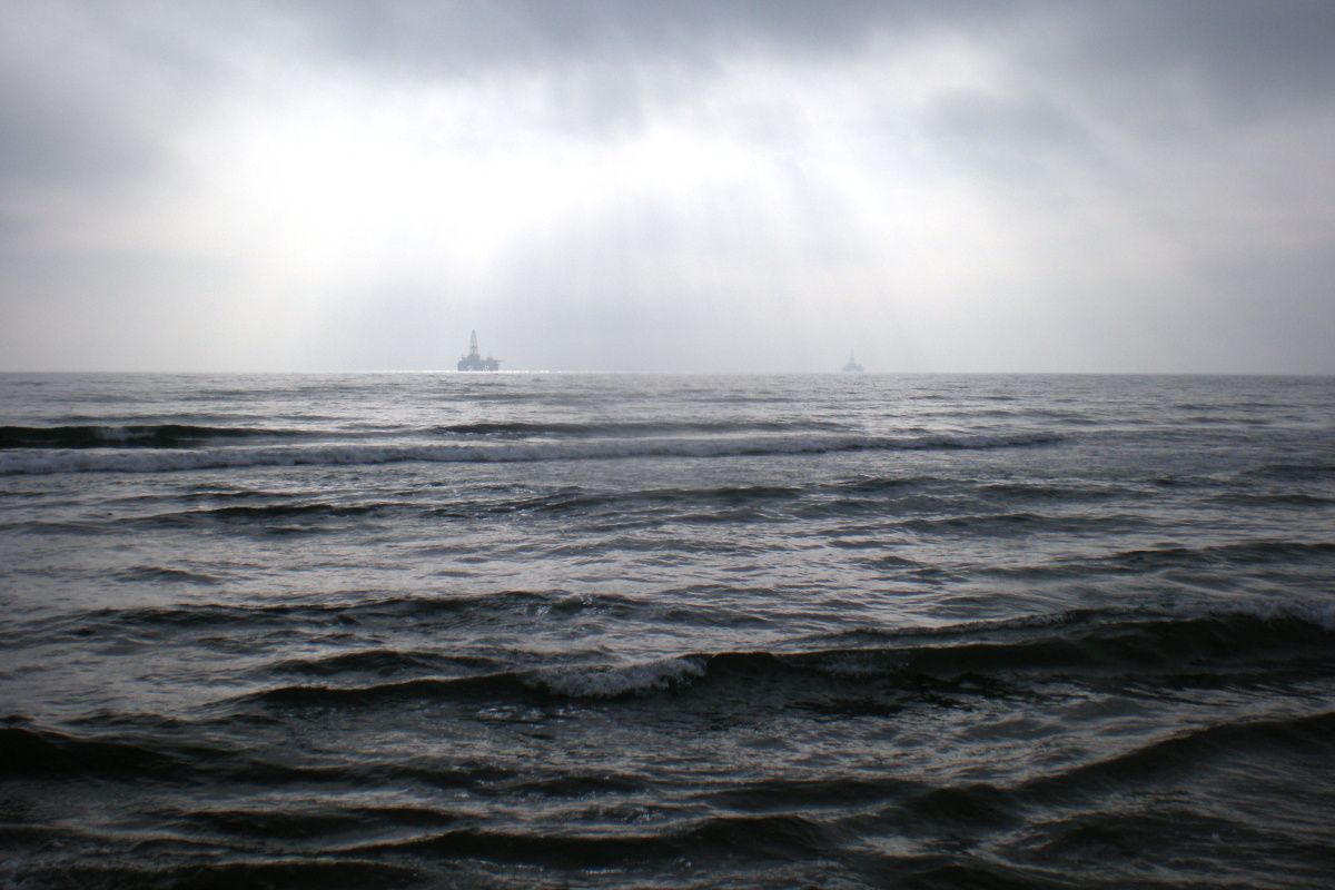 Началась сейсморазведка в Каспийском море