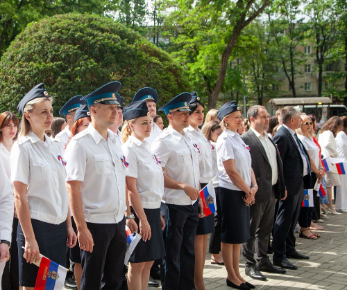 На Ставрополье судебные приставы присоединились к коллегам из взаимодействующих структур и исполнили гимн России