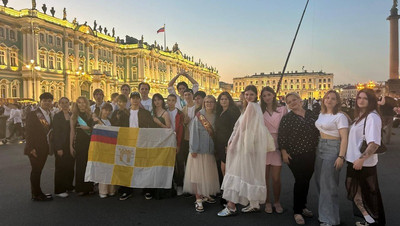 20 выпускников со Ставрополья побывали на «Алых парусах» в Санкт-Петербурге