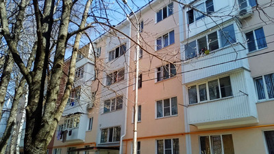 Фасады двух многоквартирных домов капитально отремонтировали в Ставрополе