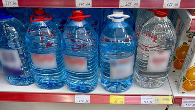 Цену воды в магазинах проверили из-за перебоев с водоснабжением в селе Дивном