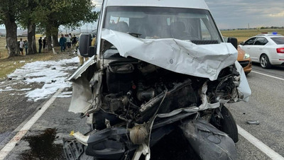 Четверо пострадали при столкновении маршрутки и легковушки в Грачёвском округе
