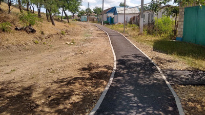 Тротуары обустроили в селе Петровского округа по губернаторской программе