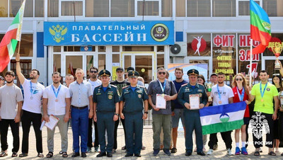 Специалисты МЧС Ставрополья завоевали золото на соревнованиях по плаванию