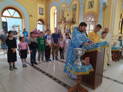 В храме Казанской иконы Божией Матери с. Сенгилеевского совершили молебен на начало учебного года