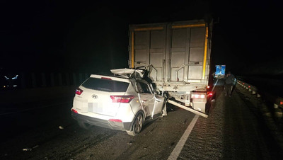 Водитель иномарки и его пассажир погибли в ДТП с грузовиком на Ставрополье