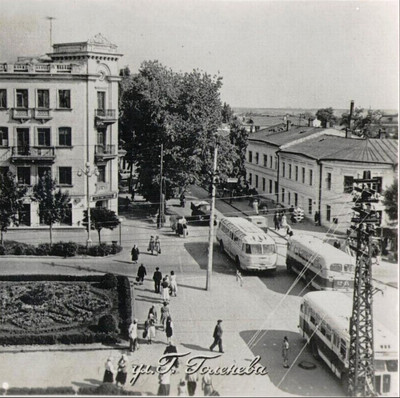 Улица Голенева в месте пересечения с проспектом Сталина, 1950-е годы.