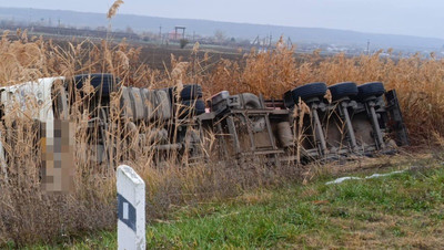 Бензовоз перевернулся в Георгиевском округе