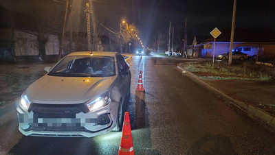 Пожилой мужчина погиб под колёсами легковушки в Будённовске