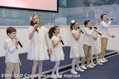 Юные артисты дали праздничный концерт ко Дню защитника Отечества