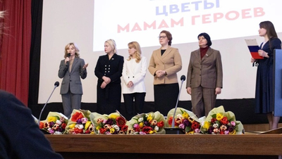 В Пятигорске активисты «Единой России» поздравили мам бойцов СВО с 8 Марта