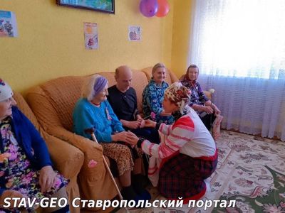 День красоты провели для постояльцев дома престарелых в Предгорье