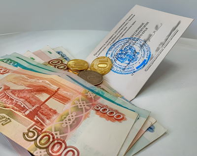 В Кировском округе ежегодную денежную выплату получили более 1700 детей войны