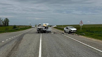 Трое пожилых людей пострадали при столкновении авто в Петровском округе
