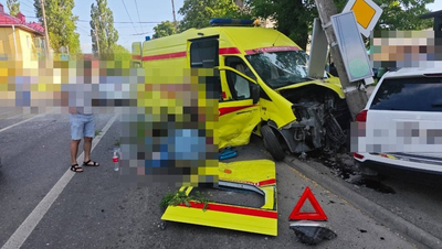 Пять человек пострадали в аварии с машиной скорой и легковушкой в Ставрополе