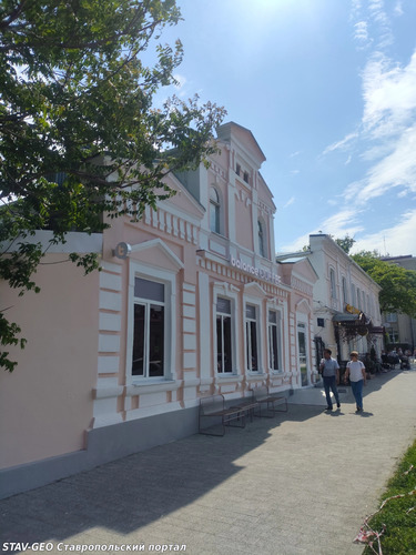 ул. Дзержинского, 106 (Дом генерала Кравцова)